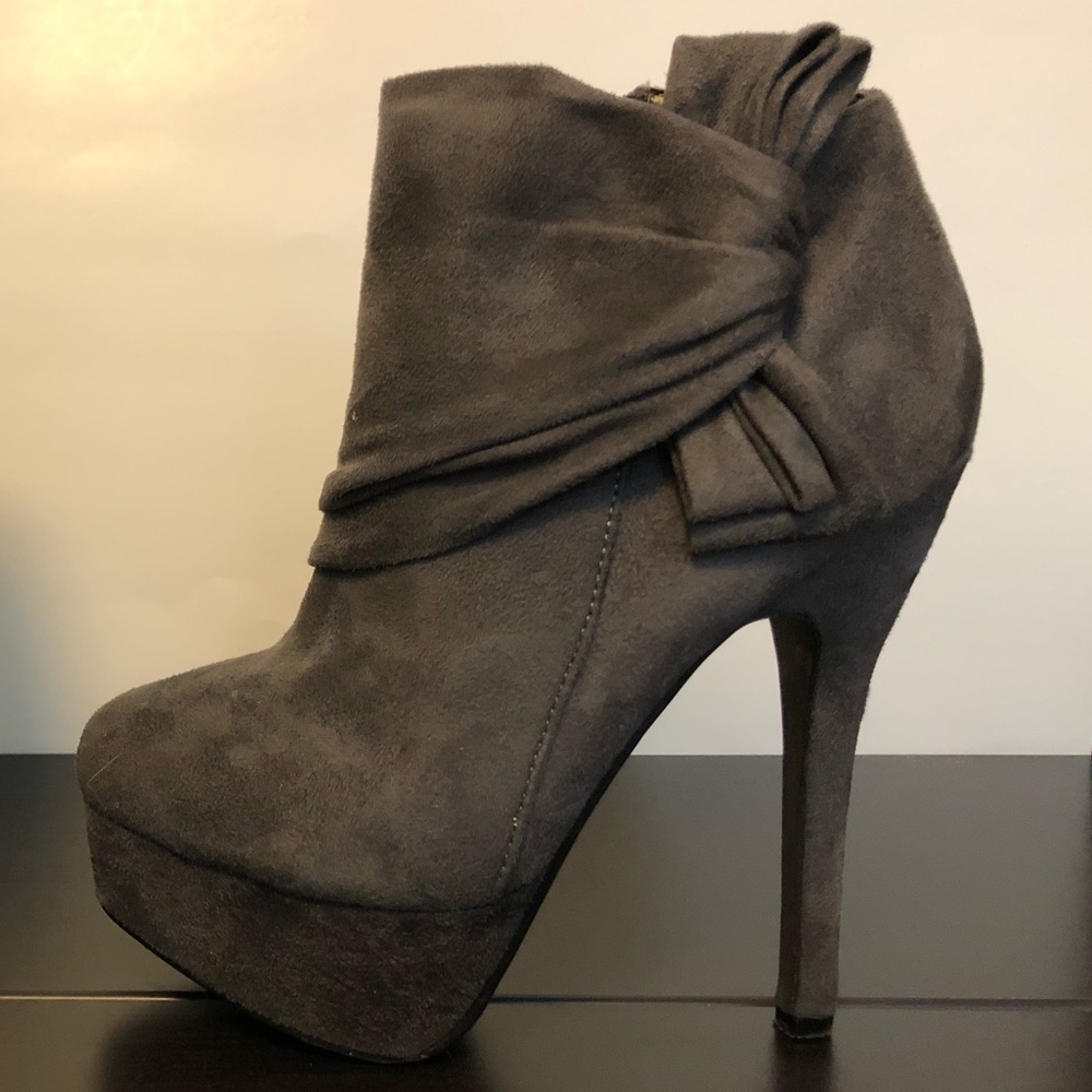 Grey boots - Picture 10 of 10